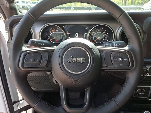 Used 2023 Jeep Wrangler Unlimited Sport AWD/4WD image 19
