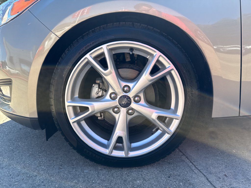Used 2016 Ford Focus Titanium w/ Titanium Technology Package FWD image 34
