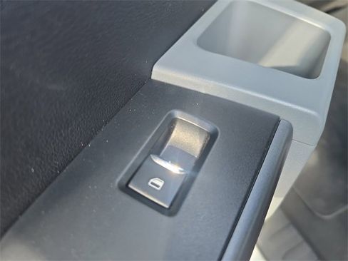 Used 2025 Ford F250 XLT image 5