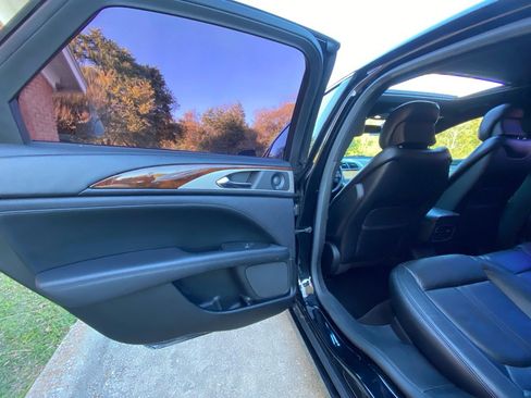 Used 2017 Lincoln MKZ Reserve image 9