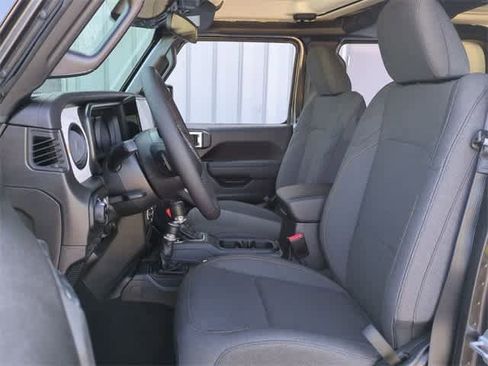 New 2025 Jeep Gladiator Sport image 16