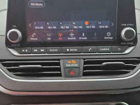 Used 2023 Nissan Altima 2.5 SR FWD image 6