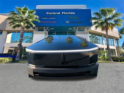 Used 2024 Tesla Cybertruck AWD Crew Cab image 3