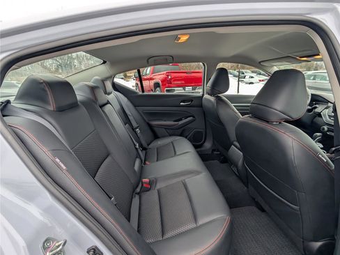 Used 2023 Nissan Altima 2.5 SR image 8