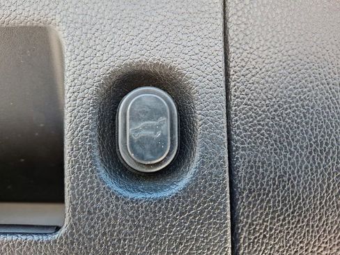 Used 2017 Chevrolet Suburban LT w/ Luxury Package image 28