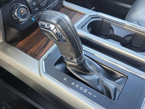 Used 2015 Ford F150 Lariat image 38