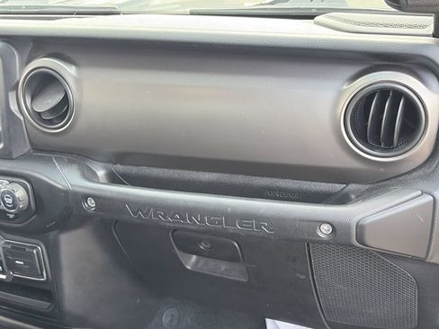 Used 2020 Jeep Wrangler Sport AWD/4WD image 15