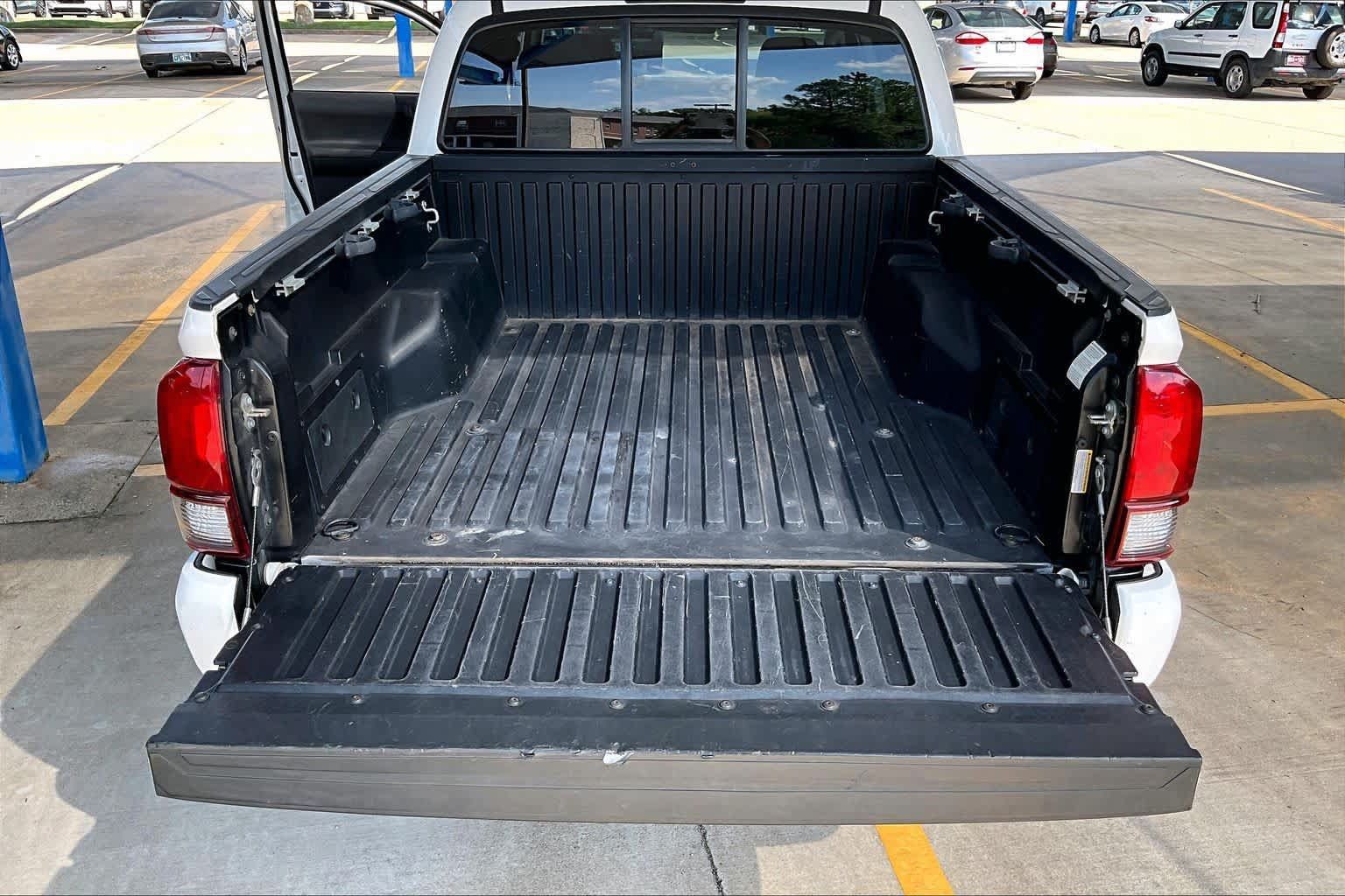 Used 2018 Toyota Tacoma SR w/ SR Convenience Package RWD image 32
