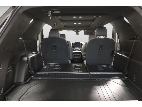 Used 2023 Chevrolet Traverse High Country w/ LPO, Cargo Package AWD/4WD image 34