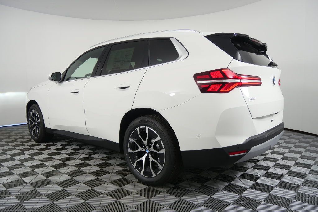 Certified 2026 BMW X3 xDrive30i w/ Convenience Package AWD/4WD image 6