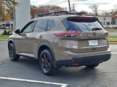 Certified 2025 Nissan Rogue SV image 5