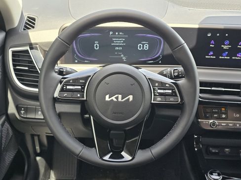 New 2026 Kia Seltos S FWD image 7