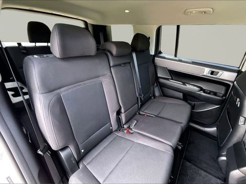 Used 2025 Hyundai Santa Fe SE AWD/4WD image 27