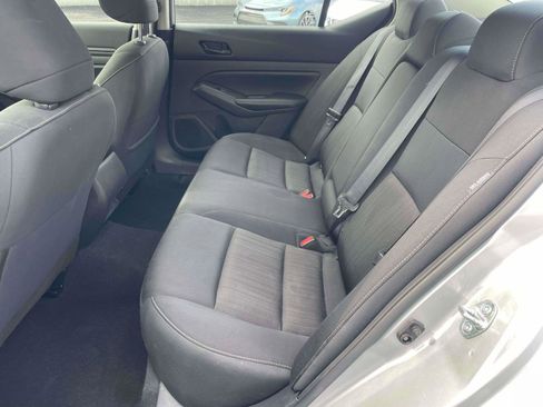 Used 2024 Nissan Altima 2.5 SV image 6