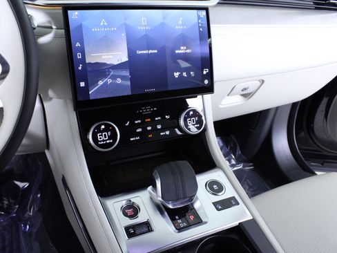 Used 2026 Jaguar F-PACE R-Dynamic S image 26