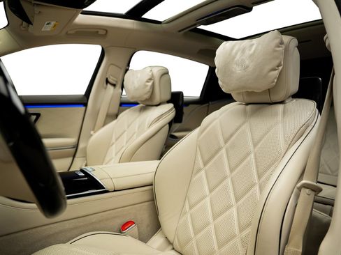 Used 2024 Mercedes-Benz Maybach S 580 4MATIC image 35