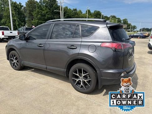 Used 2018 Toyota RAV4 SE w/ Power Extra Value Package AWD/4WD image 7