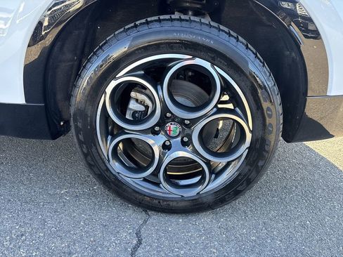 Used 2024 Alfa Romeo Tonale Ti image 31