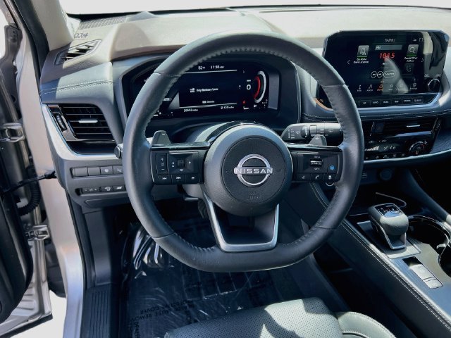 Used 2023 Nissan Rogue Platinum w/ Platinum Premium Package AWD/4WD image 8