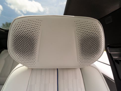 Used 2024 Cadillac Lyriq Luxury RWD image 9