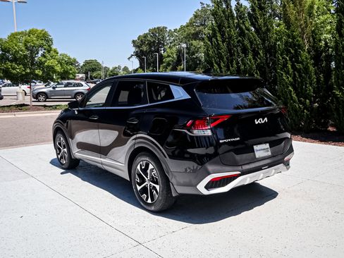 Used 2024 Kia Sportage EX FWD image 9