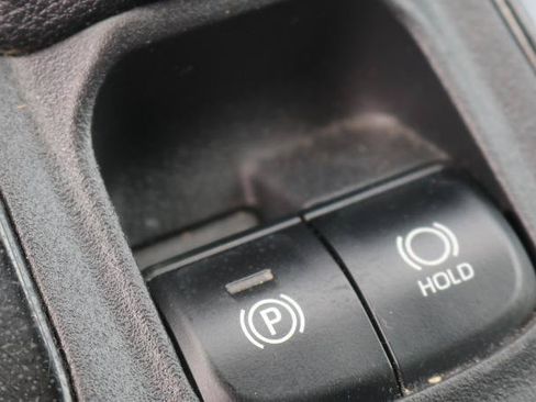 Used 2021 Toyota Corolla LE FWD image 15