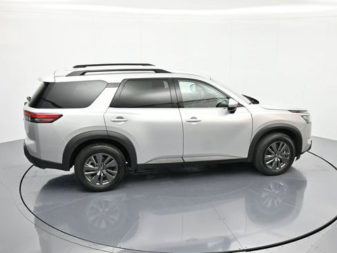 Certified 2024 Nissan Pathfinder SV image 32