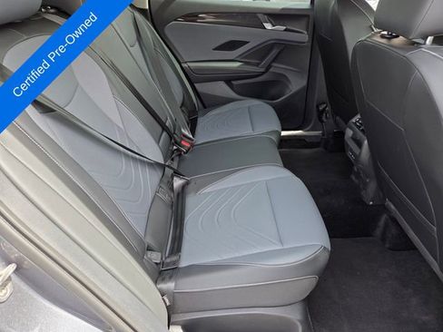 Certified 2025 Volkswagen Tiguan SE FWD image 14