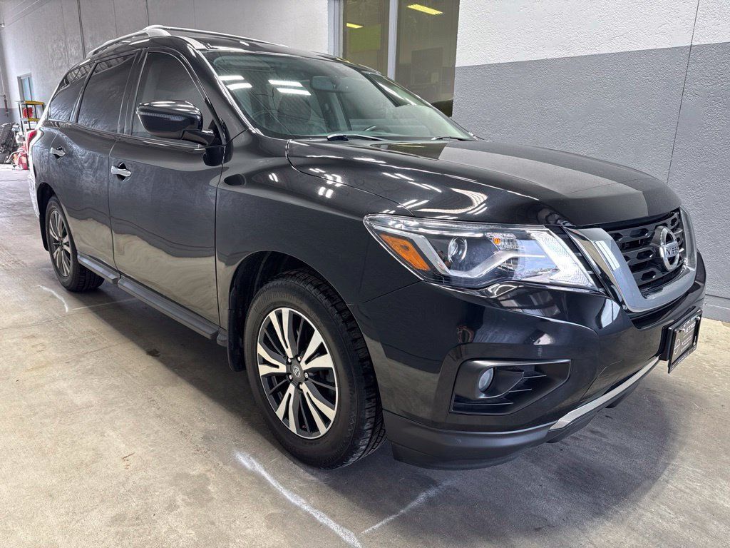 Used 2019 Nissan Pathfinder SV w/ SV All Weather Package FWD image 6