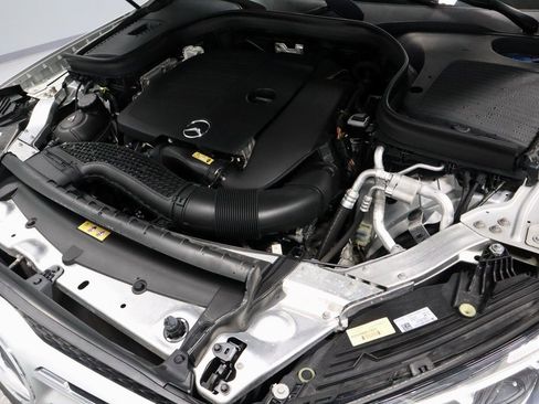 Used 2020 Mercedes-Benz GLC 300 4MATIC image 18