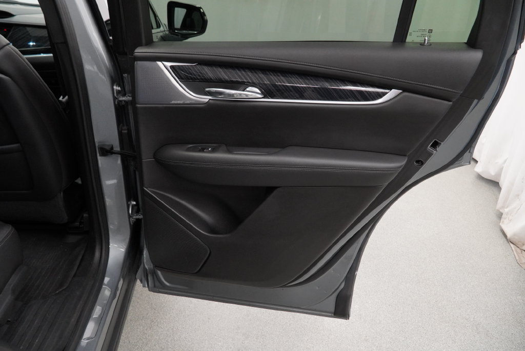 Certified 2023 Cadillac XT6 Premium Luxury AWD/4WD image 32