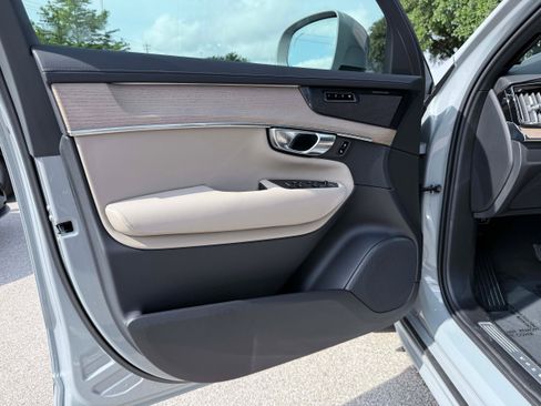 New 2026 Volvo XC90 B5 Ultra w/ Protection Package Premier AWD/4WD image 9