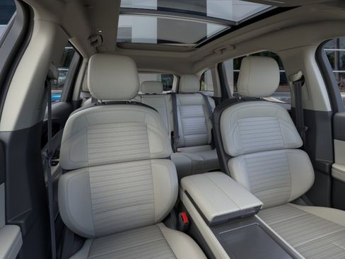 New 2026 Lincoln Nautilus Reserve AWD/4WD image 10