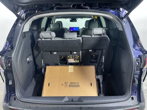 Used 2026 Toyota Sienna XLE image 19