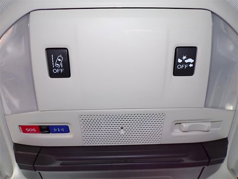 Used 2019 Subaru Ascent Premium image 24