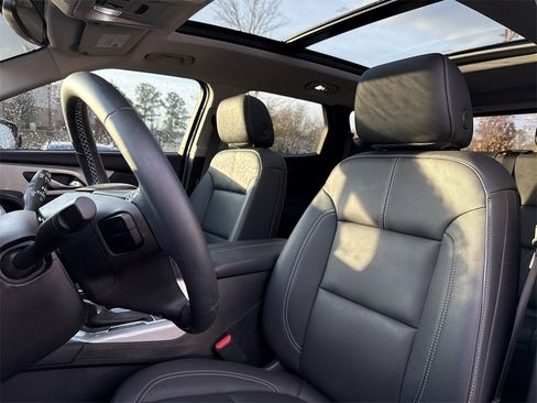 Used 2024 Chevrolet Blazer LT image 9