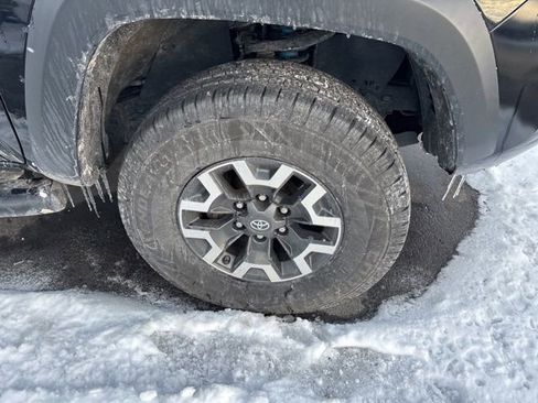 Used 2020 Toyota Tacoma TRD Off-Road image 10