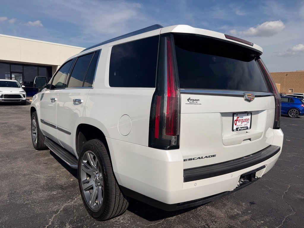 Used 2016 Cadillac Escalade Luxury RWD image 14
