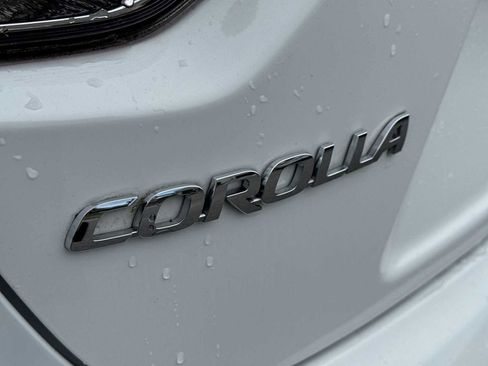 Used 2024 Toyota Corolla LE FWD image 11