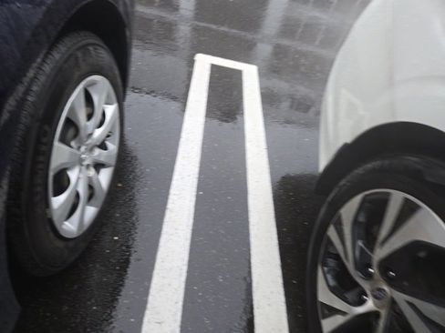 Used 2021 Toyota Corolla LE image 9