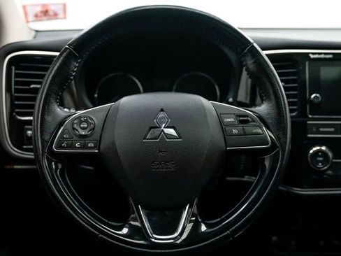Used 2019 Mitsubishi Outlander SEL image 18