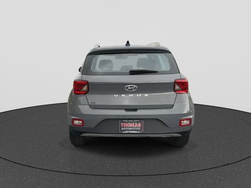 Certified 2022 Hyundai Venue SEL image 7