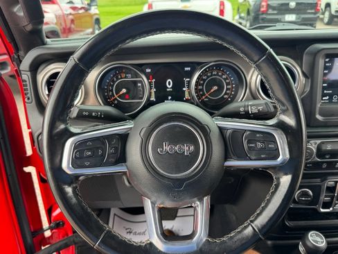 Used 2021 Jeep Gladiator Overland AWD/4WD image 24