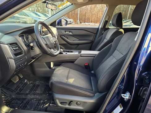 Used 2025 Nissan Rogue SV image 21