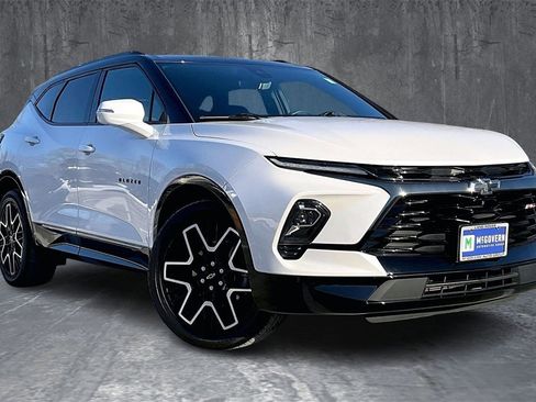 Used 2023 Chevrolet Blazer RS w/ Driver Confidence II Package image 3