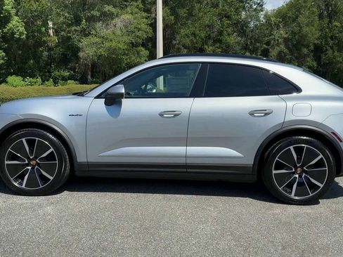 New 2025 Porsche Macan Electric image 5