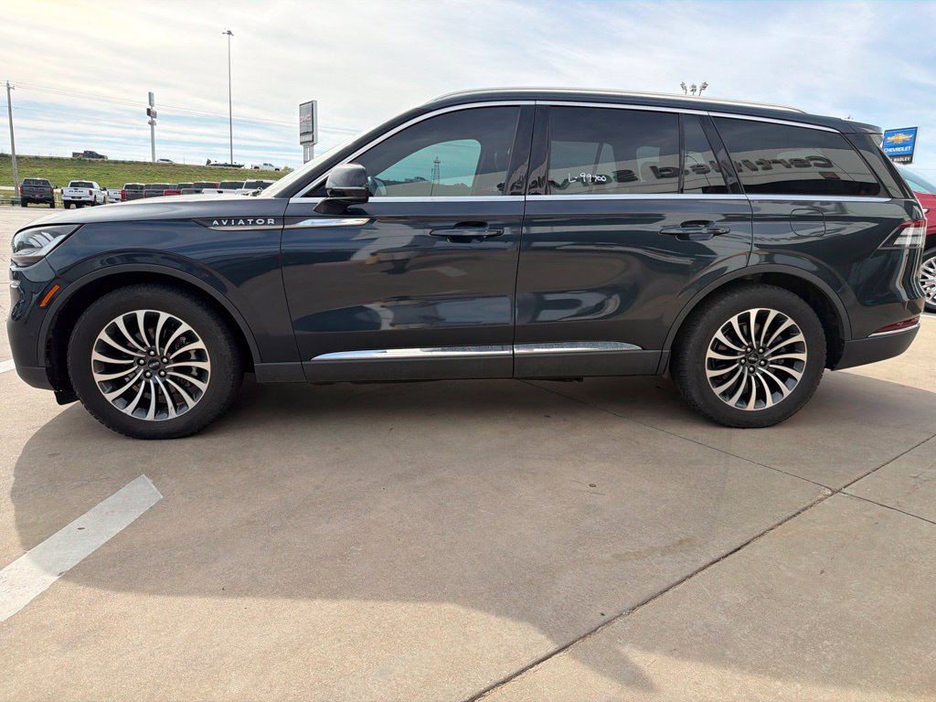 Used 2022 Lincoln Aviator Reserve w/ Class IV Trailer Tow Package RWD image 6