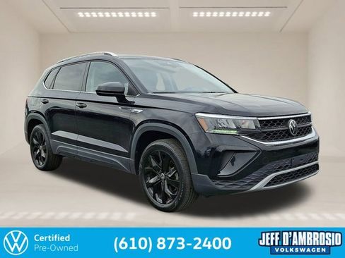 Certified 2022 Volkswagen Taos SE w/ IQ.Drive SE Package image 1