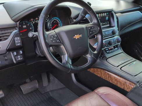 Used 2019 Chevrolet Suburban Premier w/ Premier Plus Edition image 9