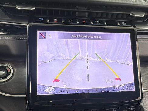 Used 2022 Jeep Grand Cherokee Limited 4xe image 28